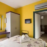 Mini Harem Hotel